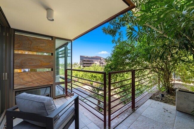 Building Photo - Luxury Corner Unit with Panoramic Mountain Views at Optima Camelview!