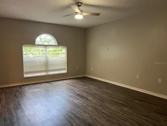 Building Photo - 10706 Opus Dr