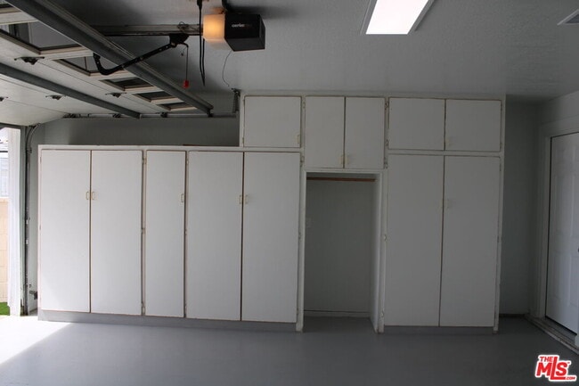 Building Photo - 1402 Celis St
