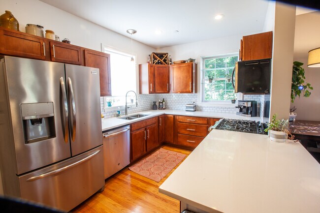 Kitchen - 9 Falkland Pl