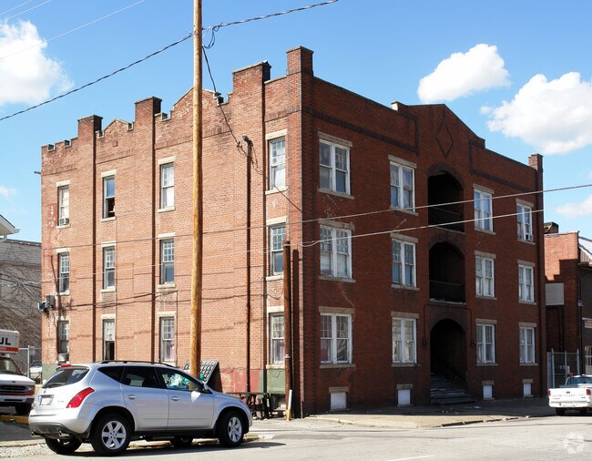 Building Photo - 419 4th St
