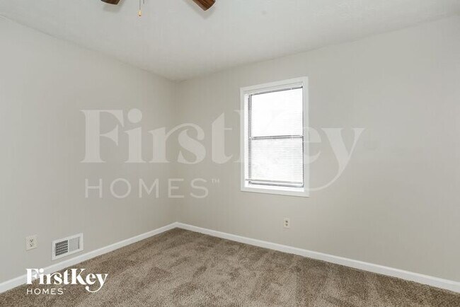 Building Photo - 4550 Glory Dr