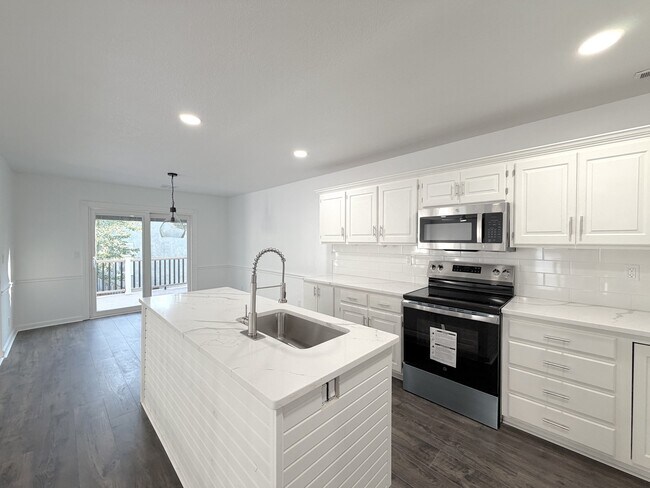 Building Photo - 15613 W 90th St