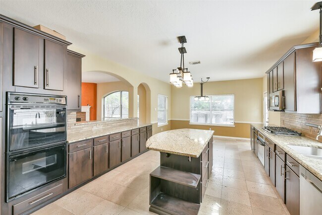 Building Photo - 5803 Song Ridge Ct