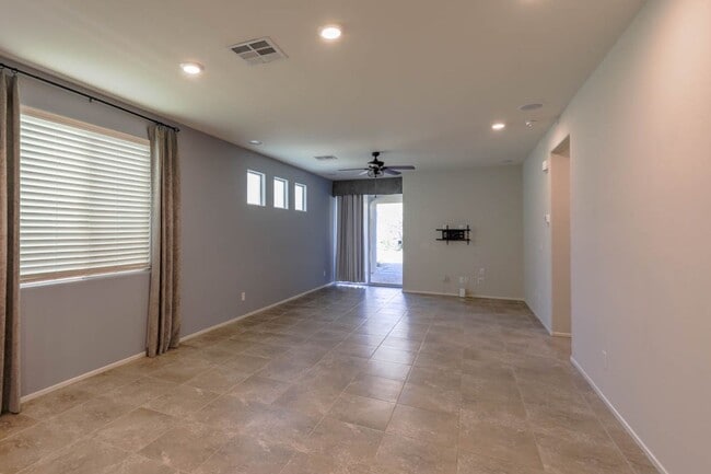 Building Photo - 3 Bedroom North Las Vegas Gated Community