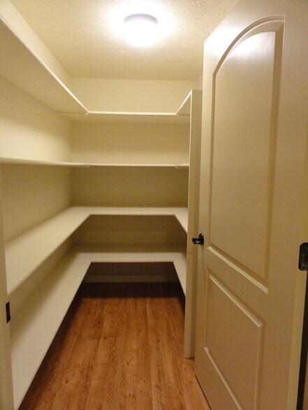 Building Photo - 8687 S Cajean Cir