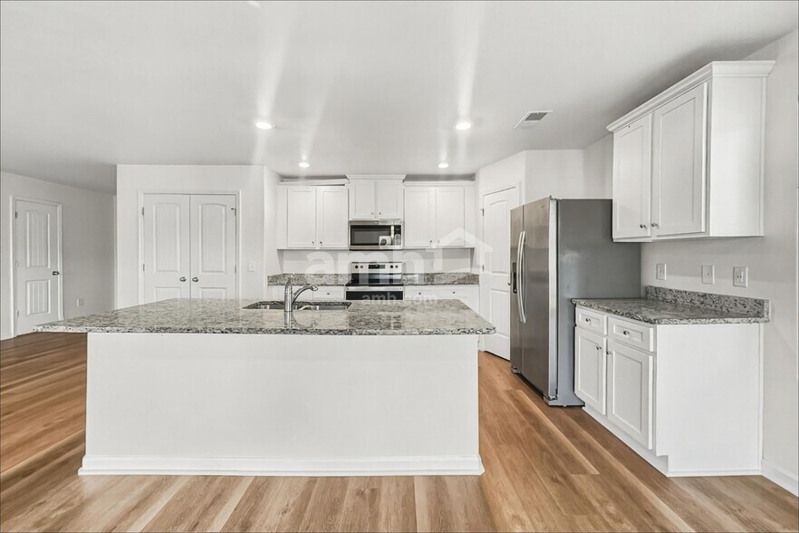 Building Photo - 6038 Mason Tucker Dr