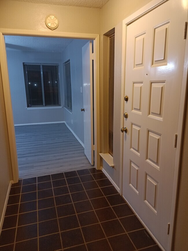 This beautiful property is a three-bedroom two-bathroom double garage. Newly renovated and very tast - 2932 Meadowgrass Ln