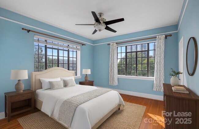 Building Photo - 301 W 10th St