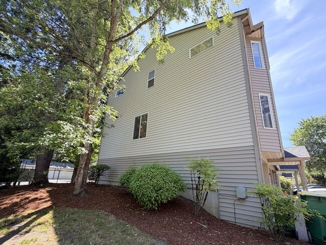 Building Photo - 4854-4866 SW 150th Pl