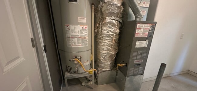 Building Photo - 215 Pioneer Dr