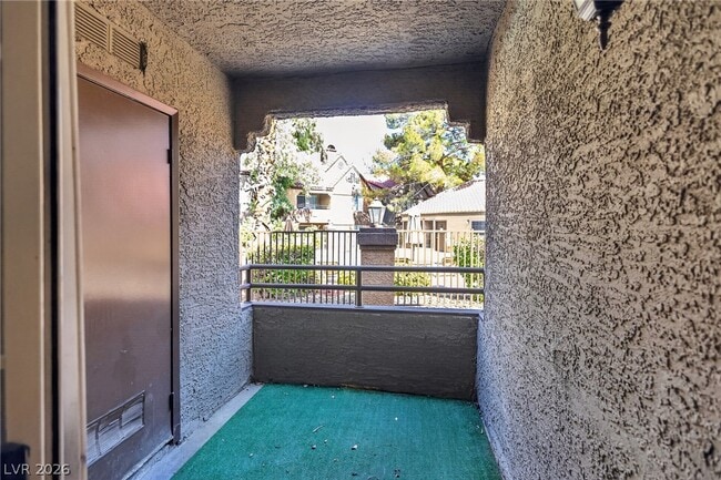 Building Photo - 2200 S Fort Apache Rd
