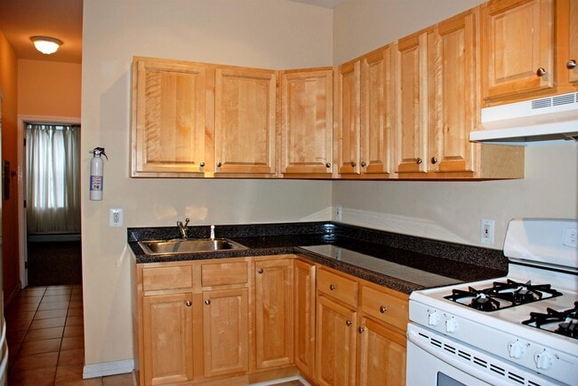 Building Photo - 273 Webster Ave