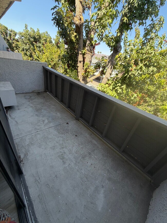 Building Photo - 8539 De Soto Ave