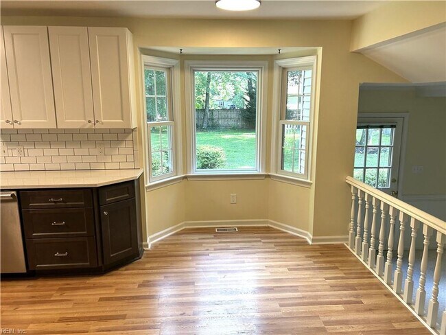 Building Photo - 203 Kenmar Dr