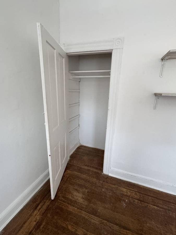 Building Photo - 716 W 36th St