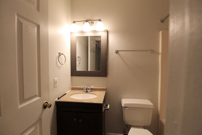 Building Photo - 1362 Bradley Dr