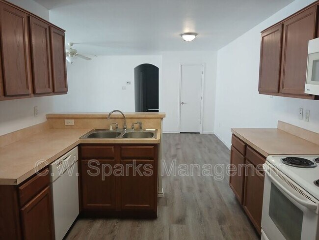 Building Photo - 13655 Biggs St