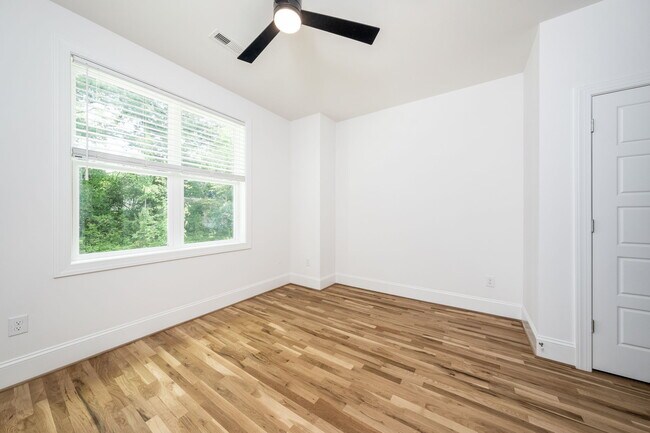 Building Photo - 3803 Lands End Ct
