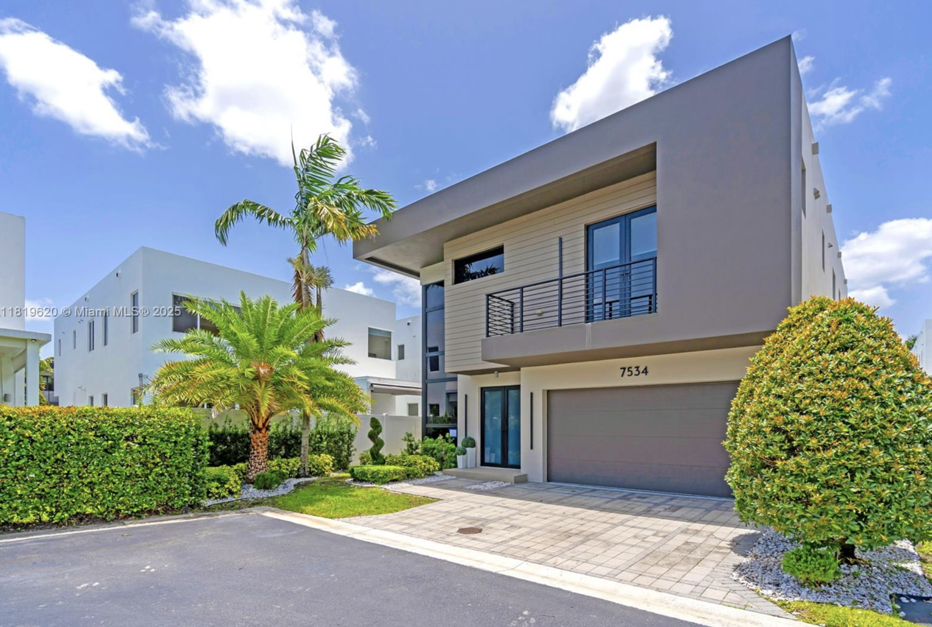 Building Photo - 7534 NW 98th Ave