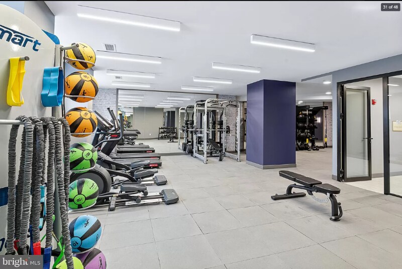 Building Photo - 635 Slaters Ln