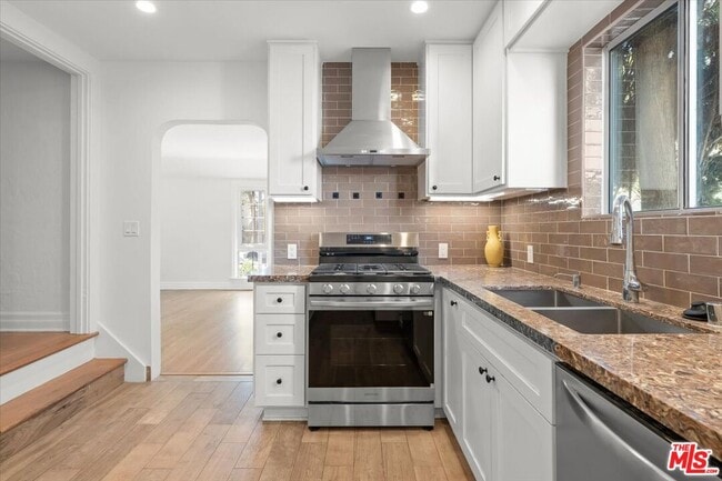 Building Photo - 6233 W 6th St
