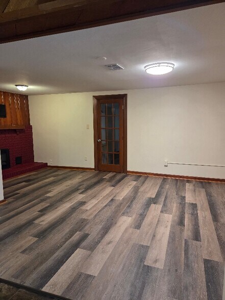 Building Photo - 1955 Hopkins Ave