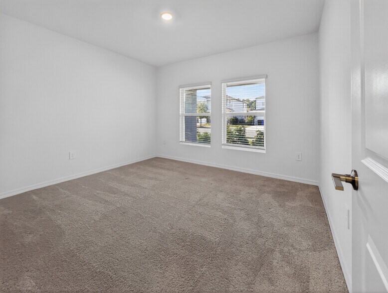 Building Photo - 3917 Southern Vista Loop