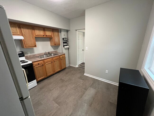 Building Photo - 2641 Noble Ave