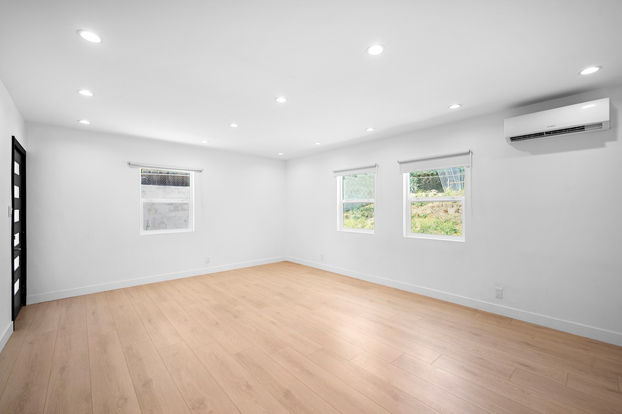 Building Photo - 10647 Tuxford St