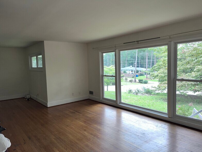 Building Photo - 2208 Westhaven Dr