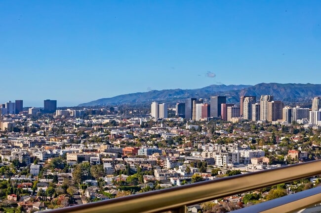 Building Photo - 1 W Century Dr