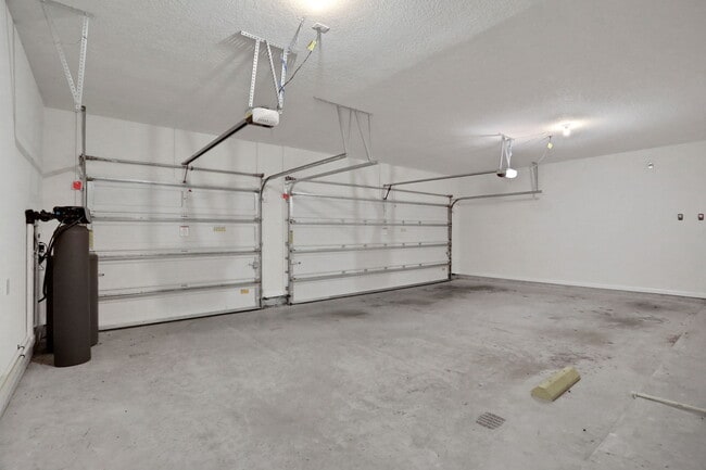 Building Photo - 16089 Garrett Grove Ct