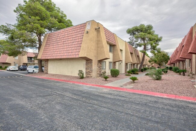 Building Photo - Freshly Renovated 2-Bedroom Las Vegas Condo
