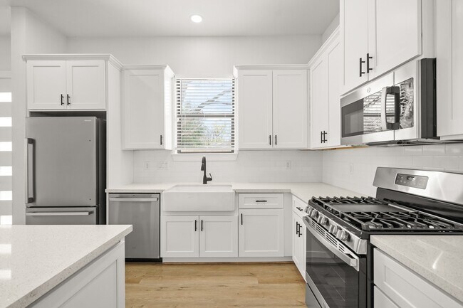 Building Photo - 3419 Tuam St