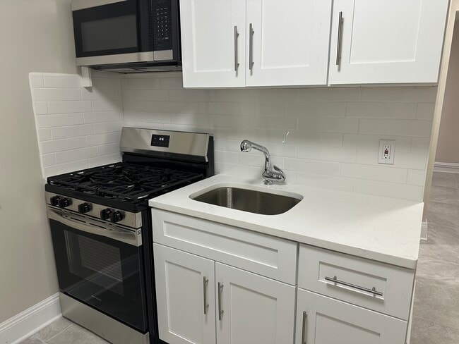 Primary Photo - 411 15th St