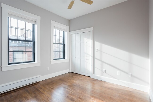 Building Photo - 534 Tremont St
