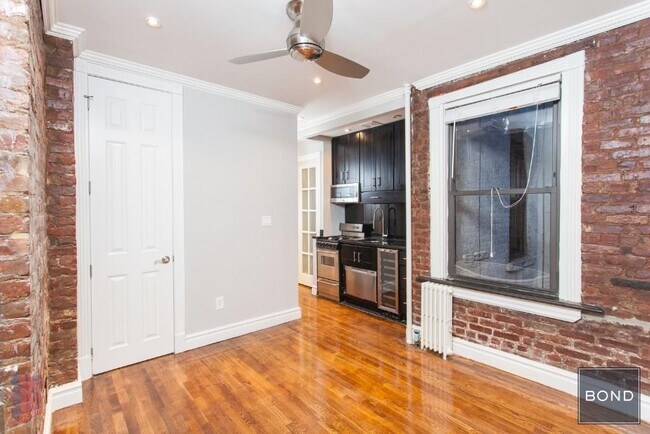 Primary Photo - 410 E 13th St