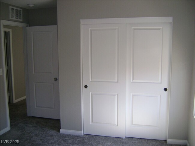 Building Photo - 3242 Trabia Ave