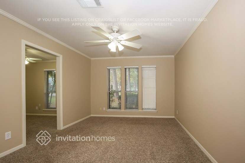 Building Photo - 12103 Silver Creek Dr