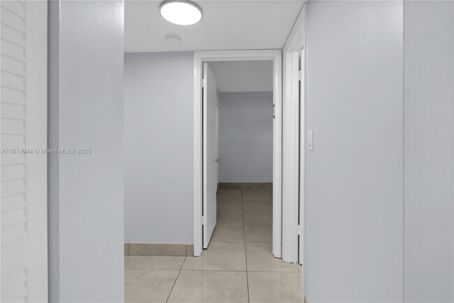 Building Photo - 4100 N 58th Ave