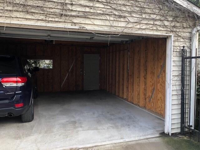 Building Photo - 1744 N Honore St