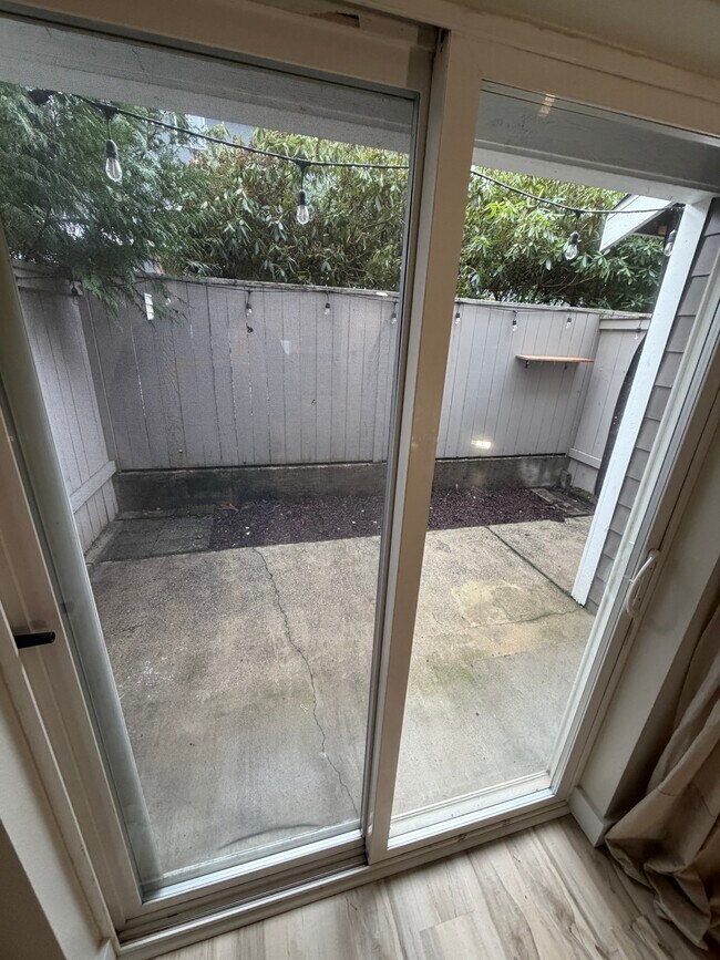 Building Photo - 4656 N Pearl St