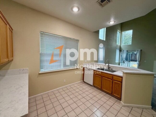 Building Photo - 504 Wicklow Dr