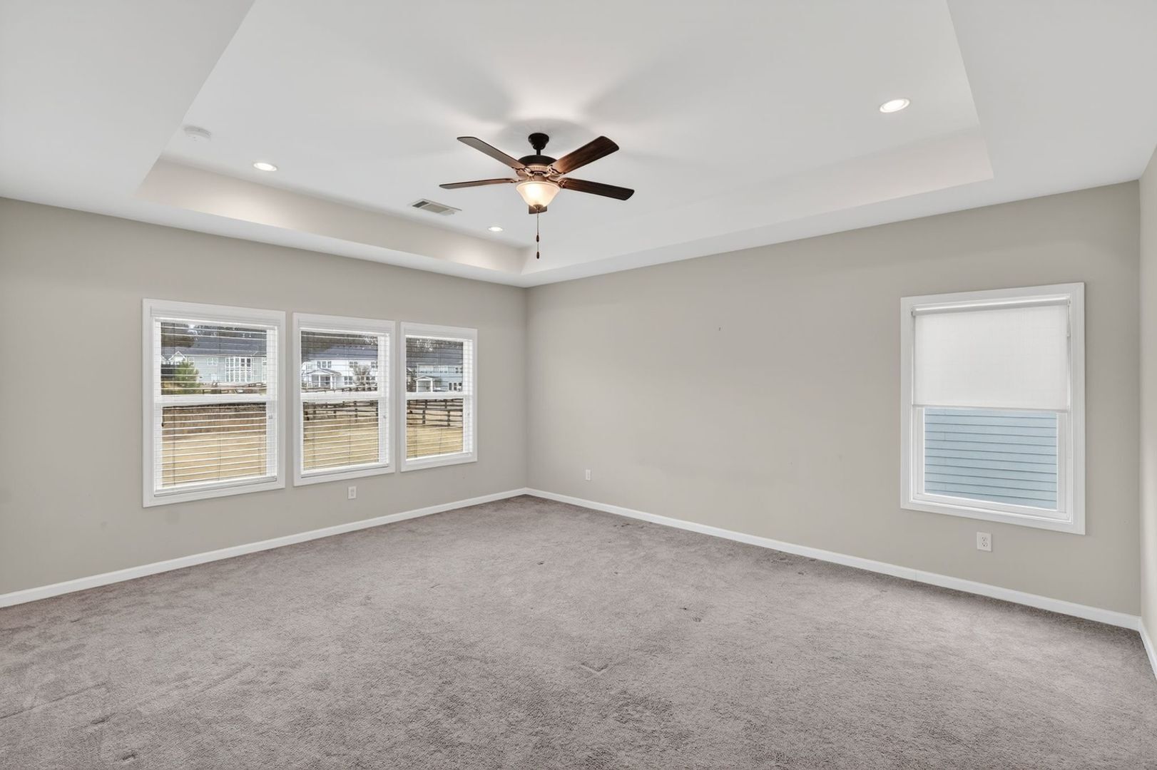 Building Photo - 3745 Crestland Ln