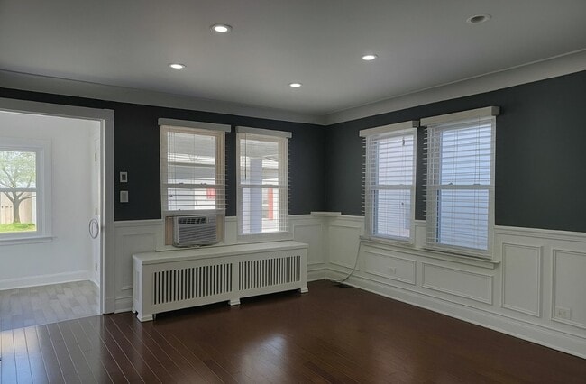 Building Photo - 4014 N Octavia Ave