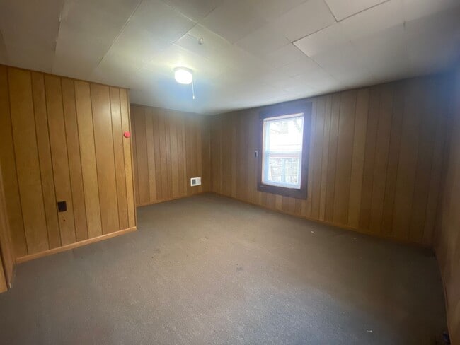 Building Photo - 3 Bedroom 1 Bath Home located in Greeneville, TN