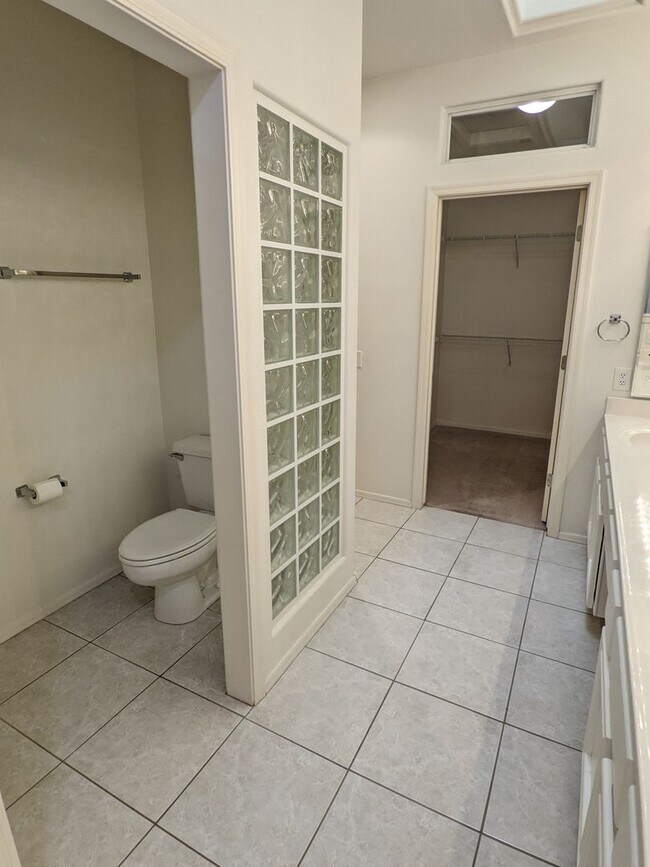 Building Photo - 9361 Fresh Spring Dr
