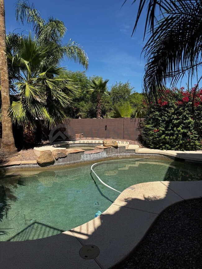 Building Photo - 3356 E Mayberry Ave