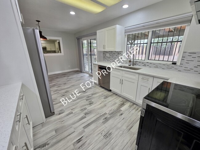 Building Photo - 8340 E Fond Du Lac Dr